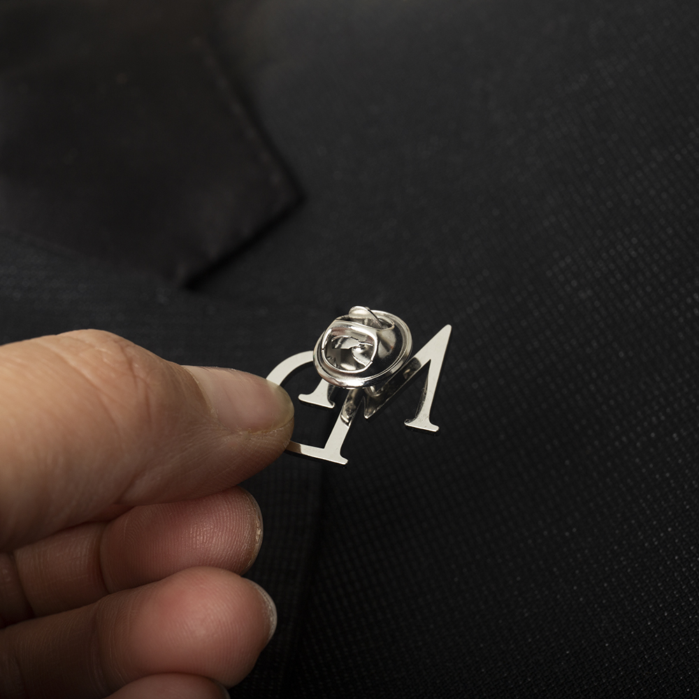 Tangula Custom Initials Brooch - đánh giá và giá Men Accessories Brooch